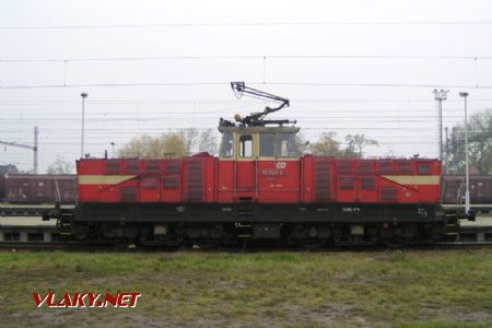 06.11.2004 - Lysá nad Labem: 111.024-6 na výstavě železničních vozidel © Ivan Procházka