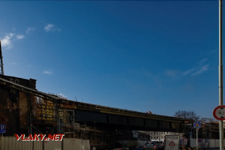 16.2.2018 - Praha-Karlín: opravený železniční most © Jiří Řechka