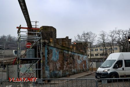 17.2.2018 - Praha-Karlín: opěrné pilíře čeká oprava © Jiří Řechka