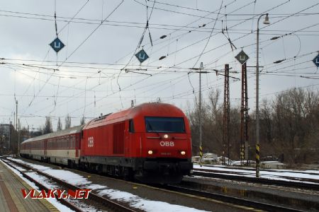 REx 2520 s priamymi vozňami na IC 513, Bratislava Lamač, 24.2.2018 © Kamil Korecz