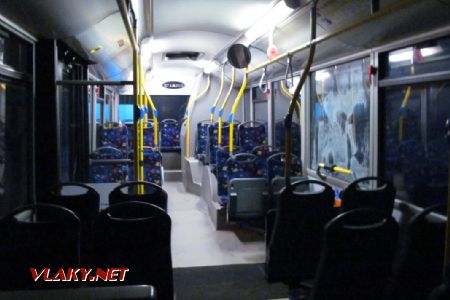 28.12.2017 – Marktredwitz: interiér autobusu Urbino 12 se sezením proti směru jízdy v přední části a netěsnícím dvojsklem © Dominik Havel