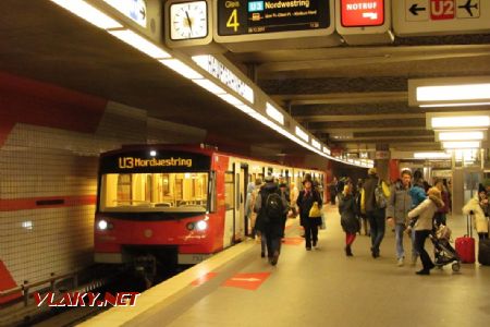 28.12.2017 – Norimberk: stanice Hauptbahnhof U2/U3 © Dominik Havel