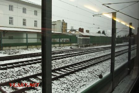 28.12.2017: nedokončené protihlukové stěny na trati Ingolstadt–Mnichov © Dominik Havel