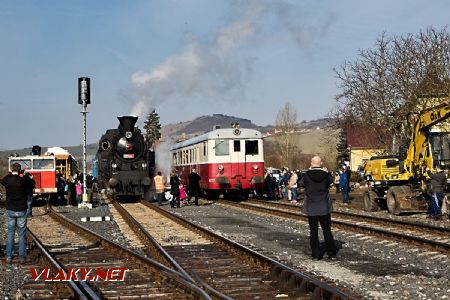 30.3.2018 - Libčeves: křižování vlaků © Jiří Řechka