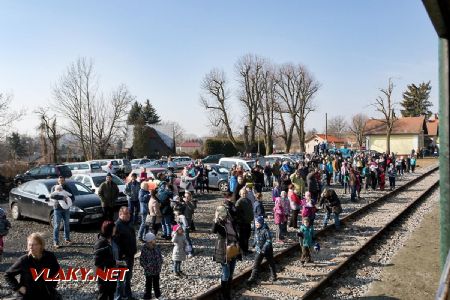 30.3.2018 - Třebívlice: loučení s odjíždějícím parním vlakem © Jiří Řechka