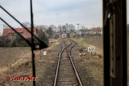 3.4.2018 - úsek Mochov zastávka - Mochov: pohled na trať z M 152.0535 na Os 18324 © Jiří Řechka