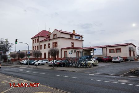 3.4.2018 - Čelákovice: staniční budova © Jiří Řechka