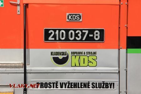 07.03.2018 - Štúrovo: 210.037-8 KDS ve službách IDS-C, označení a nápisy na kabině © Bc. Jozef Gulik
