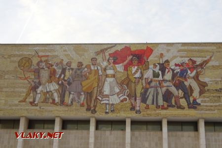 Tirana, mozaika ''Albánie'' na Národně historickém muzeu, 4.4.2018 © Jiří Mazal