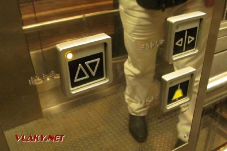 01.01.2018 – Bruck a. d. Leitha: jednotlačítkový výtah do podchodu – dobrý nápad © Dominik Havel