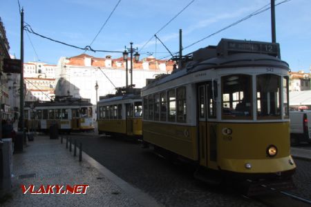 Lisabon, tramvaje zaseknuté v zastávce Praça da Figueira 26. 3. 2018 © Libor Peltan
