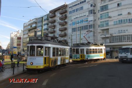 Lisabon, kladka a polopantograf na smyčce u hřbitova 28. 3. 2018 © Libor Peltan