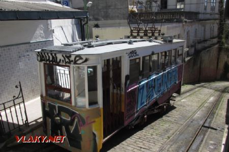 Lisabon, elevador do Lavra v horní stanici 26. 3. 2018 © Libor Peltan