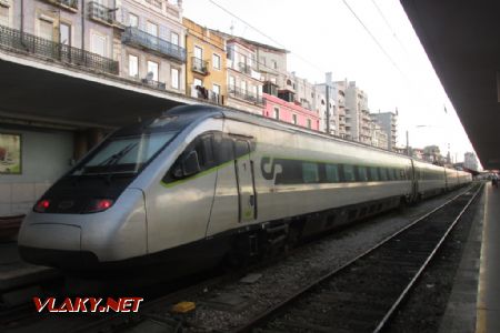 Lisabon, pendolino na stanici Santa Apolónia 26. 3. 2018 © Libor Peltan