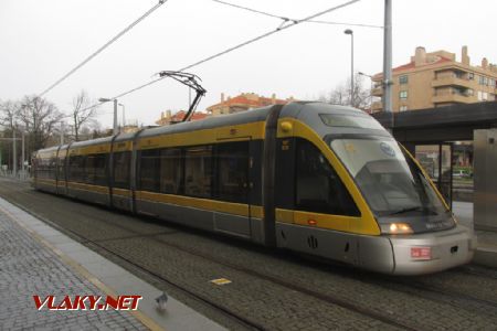 Porto, Eurotram na konečné Hospital São João 30. 3. 2018 © Libor Peltan