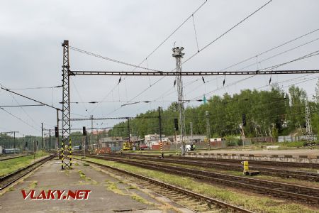 3.5.2018 - Cheb: byla a už není, lávka přes kolejiště je snesena © Jiří Řechka