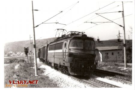 240.019-0 (S499.0019) - Trenčín – Opatová nad Váhom, 10.5.1988 © Libor Hrubý