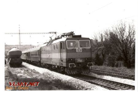 363.039-9 (ES499.1039) - Os2889 – za žst. Trenčín, 10.5.1988 © Libor Hrubý