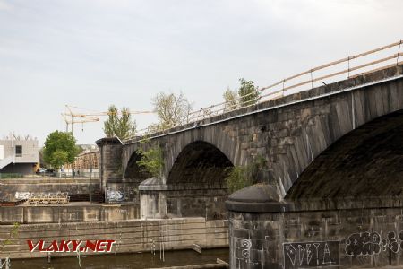 23.04.2018 - Praha-Karlín: Negrelliho viadukt přes plavební kanál © Jiří Řechka
