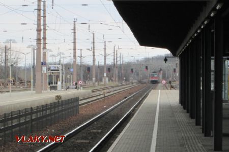 30.03.2018 - Gänserndorf, stanica. Trať do Marcheggu sa napája vpravo © Juraj Földes