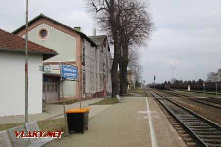 25.03.2018 - Siebenbrunn-Leopoldsdorf, asi najkrajšia stará stanica na tejto trati © Juraj Földes