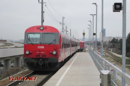 04.04.2018 - Viedeň, Hausfeldstraße - vlak do Viedne Hauptbahnhof prechádza na dočasnú druhú koľaj © Juraj Földes