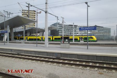04.04.2018 - Viedeň, Hauptbahnhof, do stanice vchádza súprava GYSEVu radu 4474 ''Ventus'' (Cityjet u ÖBB) © Juraj Földes 