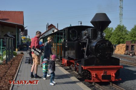 5.5.2018 – Sendražice, o lokomotivu DR 99.3312 je zájem © Pavel Stejskal