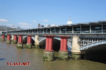 20.5.2018 - GB - London Blackfriars Station © Peter Czirak