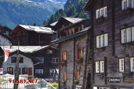 18.06.2017 – Zermatt, historické dřevěné domy města © Pavel Stejskal