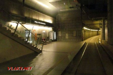 06.07.2018 – Krakov: spoře osvětlený tunel pod nádražím, zast. Politechnika © Dominik Havel