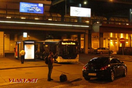 06.07.2018 – Krakov: na autobusech se zobrazuje, za jak dlouho vyjedou z výchozí zastávky, a tak jako přicházející cestující víte, zda máte přidat nebo ne © Dominik Havel