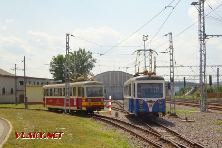 Trenčianska Teplá, vozy 411.901 a 903 při posunu, 21.7.2018 © Jiří Mazal