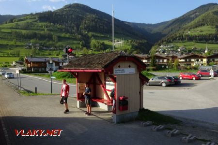 Zastávka Piesendorf Bad, 28.4.2018 © Jiří Mazal