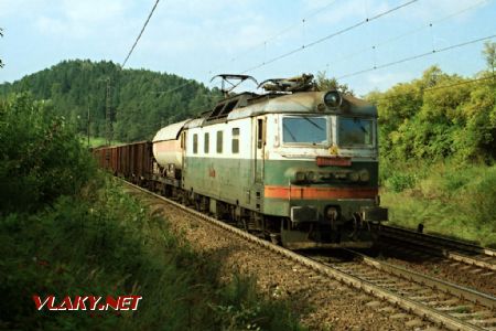 Stará trať mezi D.Třebovou a odb. Parník s nákladním vlake a lokomotivou 130.017 dne 20.9.1996 © Pavel Stejskal