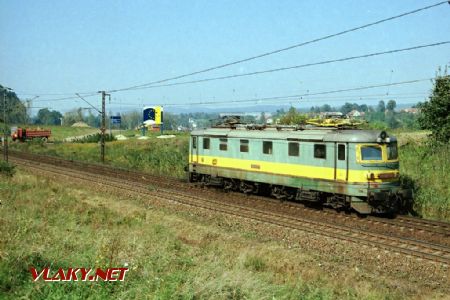 Lokomotiva 181.144 na staré trati, V pozadí staveniště nové trati dne 12.9.2002 © Pavel Stejskal