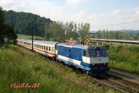 Jeden z posledních vlaků na staré trati, zde EC 173 s 350.019 dne 22.7.2003 © Pavel Stejskal