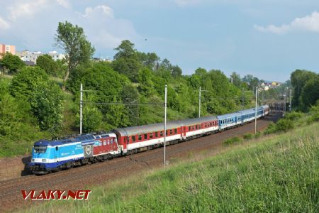 Ex 124 s lokomotivou 380.013 mezi odb. Parník a D.Třenobá dne 11.5.2018 © Pavel Stejskal