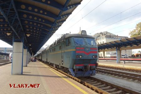 Kyjev, lokomotiva ČS8 s IC 750 ze Lviva, 12.8.2018 © Jiří Mazal