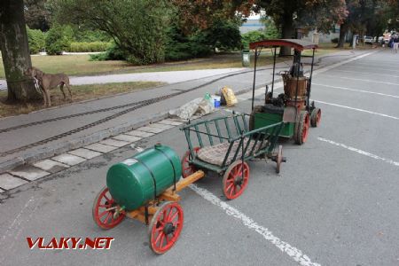 25.08.2018 - Hradec Králové, Smetanovo nábř.: ''agrovláček'' patří ke stálicím akce © PhDr. Zbyněk Zlinský