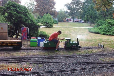 25.08.2018 - Hradec Králové, Smetanovo nábř.: přípravy na železniční provoz vrcholí © PhDr. Zbyněk Zlinský