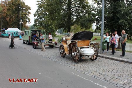 25.08.2018 - Hradec Králové, Smetanovo nábř.: Antonín Pavelka z Napajedel svou kolekci replik přiváží každý rok © PhDr. Zbyněk Zlinský