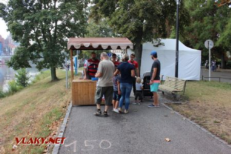 25.08.2018 - Hradec Králové, Smetanovo nábř.: pokladna v akci © PhDr. Zbyněk Zlinský