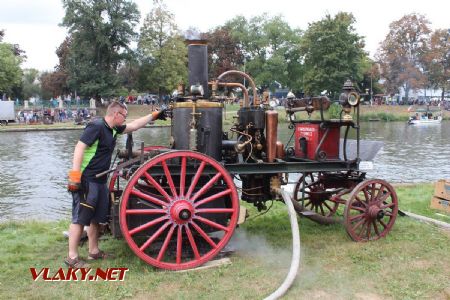 25.08.2018 - Hradec Králové, Eliščino nábř.: jilemnické parní stříkačka z roku 1910 © PhDr. Zbyněk Zlinský