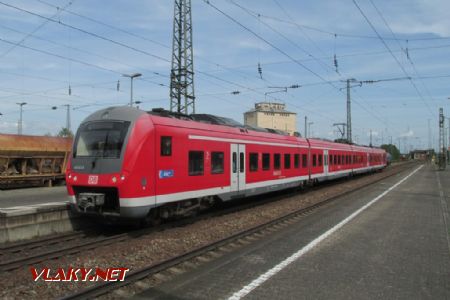 Plattling: Coradia Continental řady 440 na RE Passau-München 17. 8. 2017 © Libor Peltan