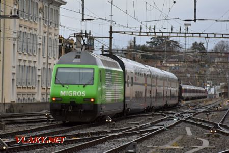 13.03.2018 – Lausanne, lokomotiva SBB Re 460.080v reklamním nátěru Migros © Pavel Stejskal