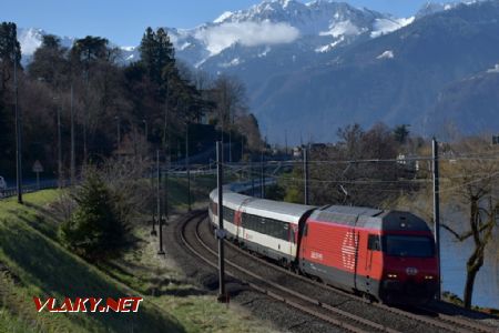 14.03.2018 – Villeneue – Veytaux-Chillon, vlak IR do Ženevy s lokomotivou Re 460.033 © Pavel Stejskal