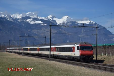 14.03.2018 – Aigle – Bex, vlak IR do Brigu s řídícím vozem v čele © Pavel Stejskal