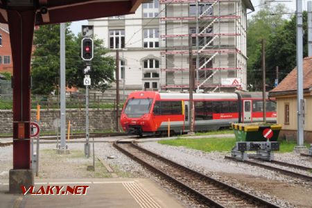 04.06.2018 – Gais: nízkopodlažní ABt v čele vlaku z Appenzellu do Teufenu © Dominik Havel