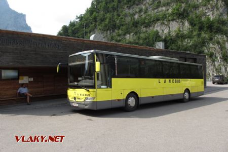 05.06.2018 – Au: autobus MB Integro do Damüls a jeho řidič © Dominik Havel